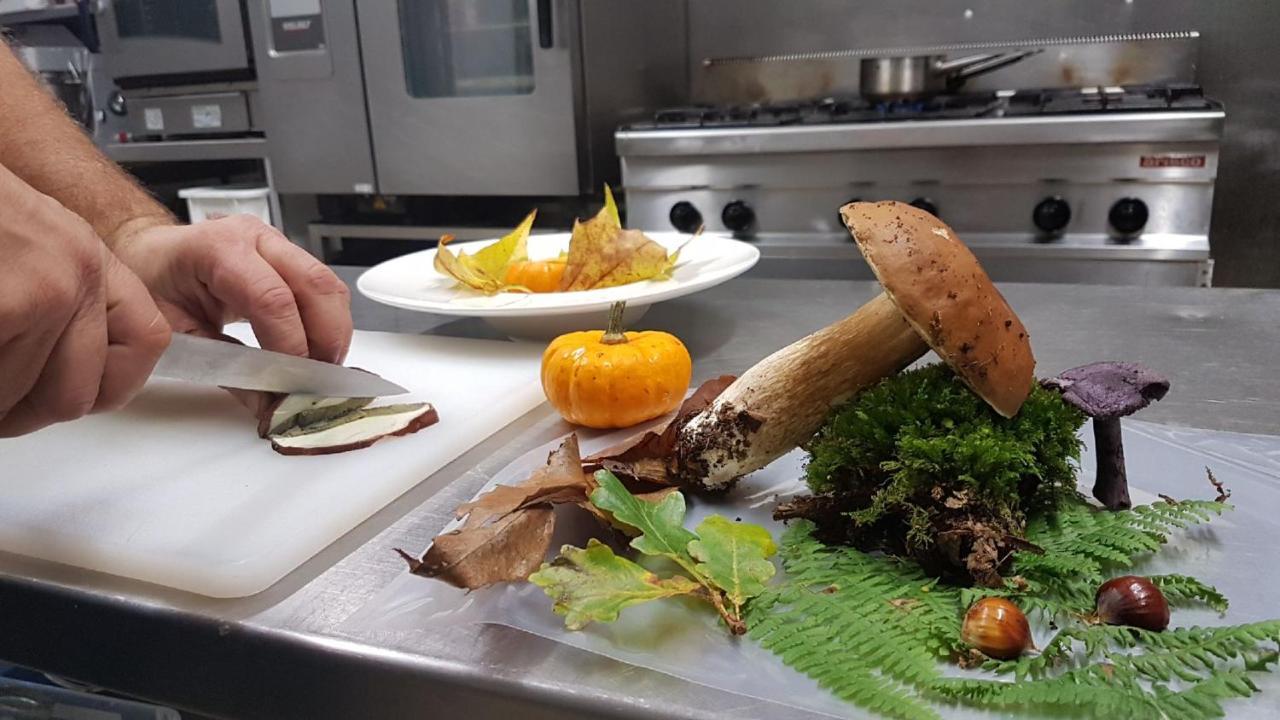 Logis - Hostellerie & Restaurant Du Marche Le Cateau-Cambresis Dış mekan fotoğraf