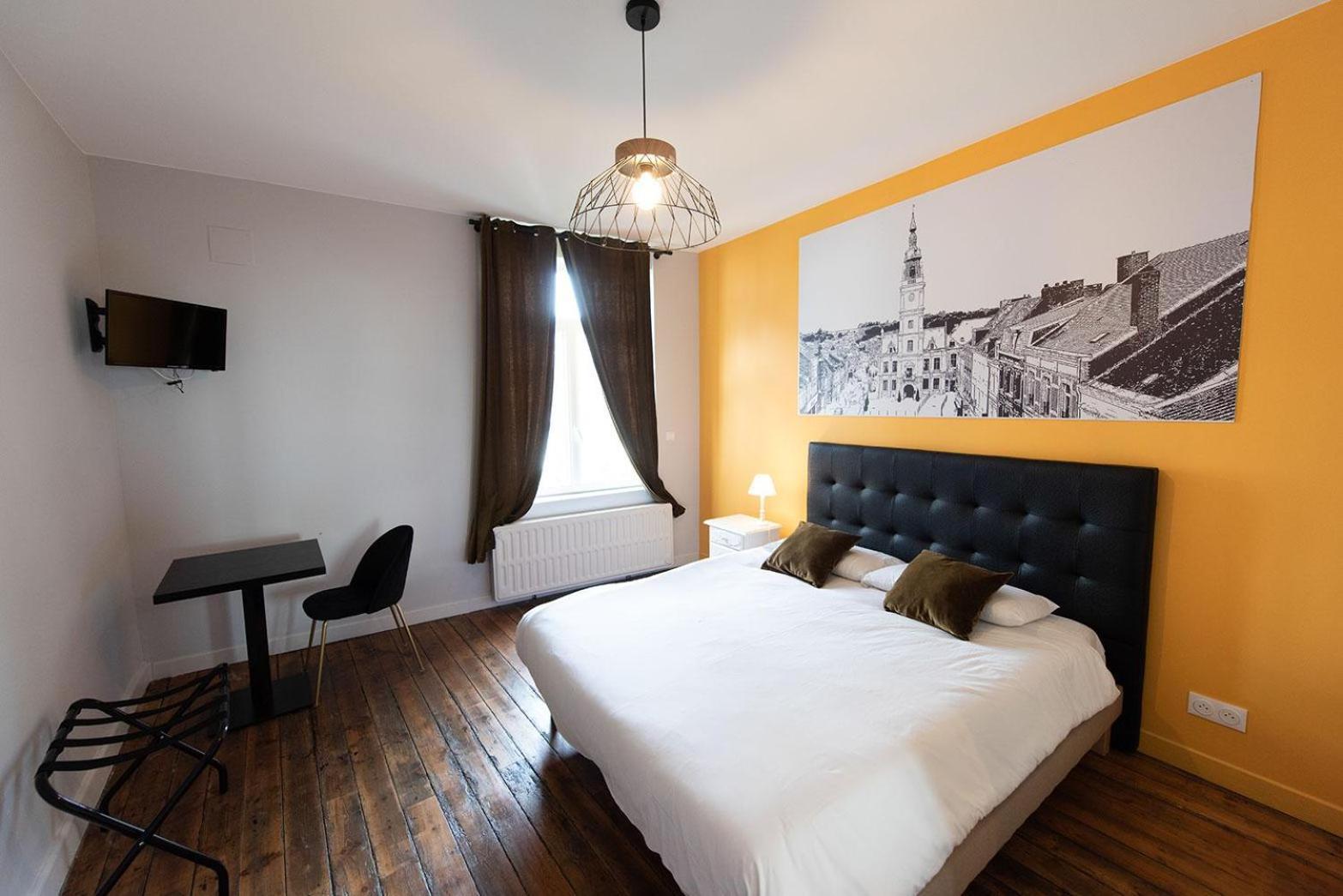 Logis - Hostellerie & Restaurant Du Marche Le Cateau-Cambresis Dış mekan fotoğraf