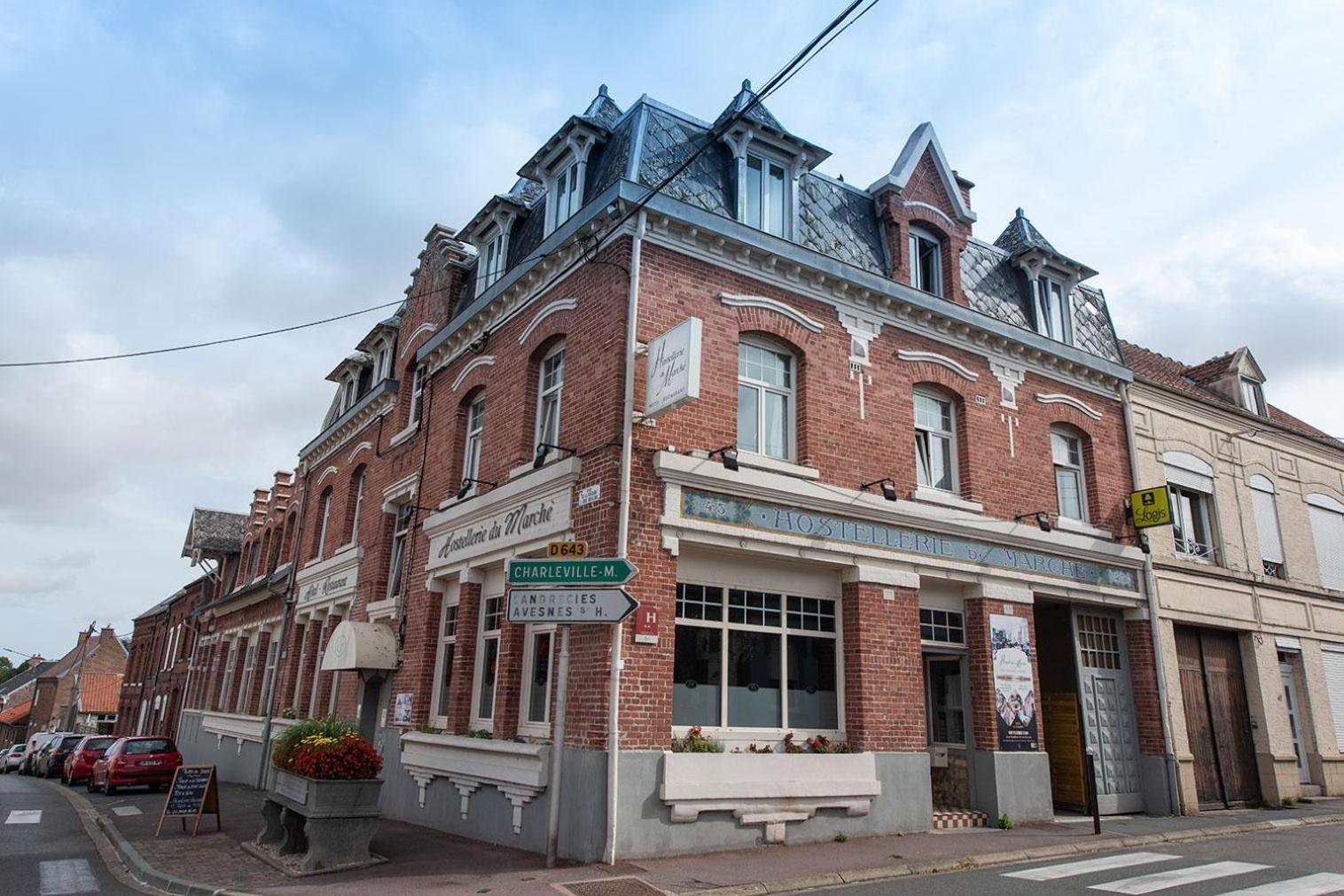 Logis - Hostellerie & Restaurant Du Marche Le Cateau-Cambresis Dış mekan fotoğraf