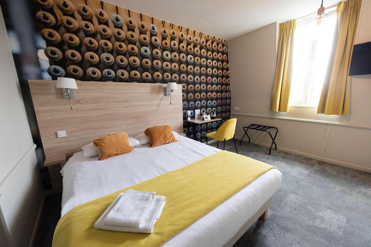 Logis - Hostellerie & Restaurant Du Marche Le Cateau-Cambresis Dış mekan fotoğraf